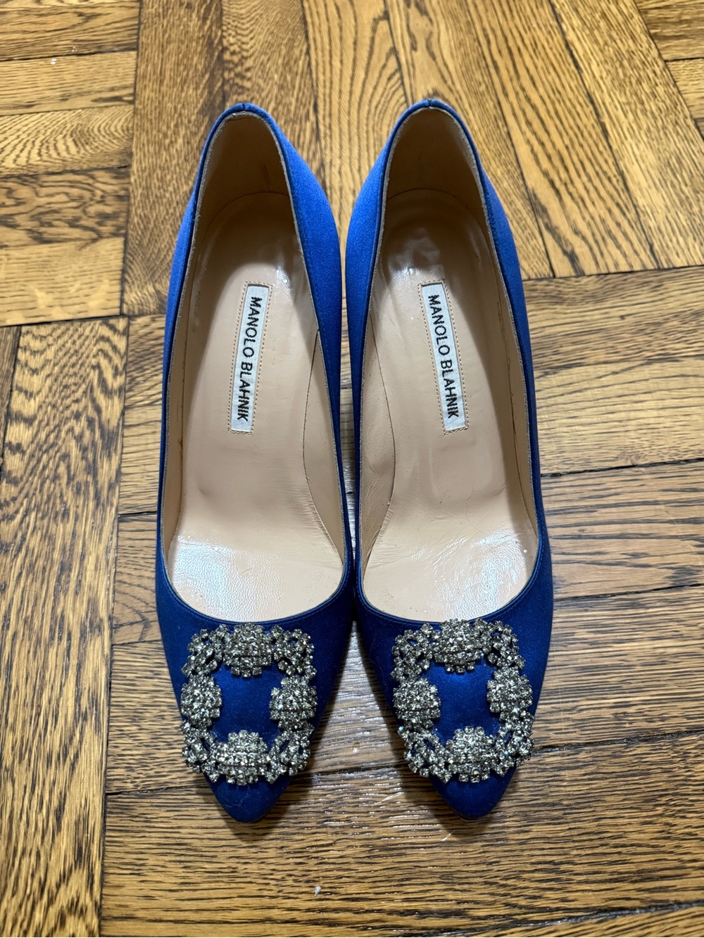 Manolo Blahnik Hangisi 37.5 💙